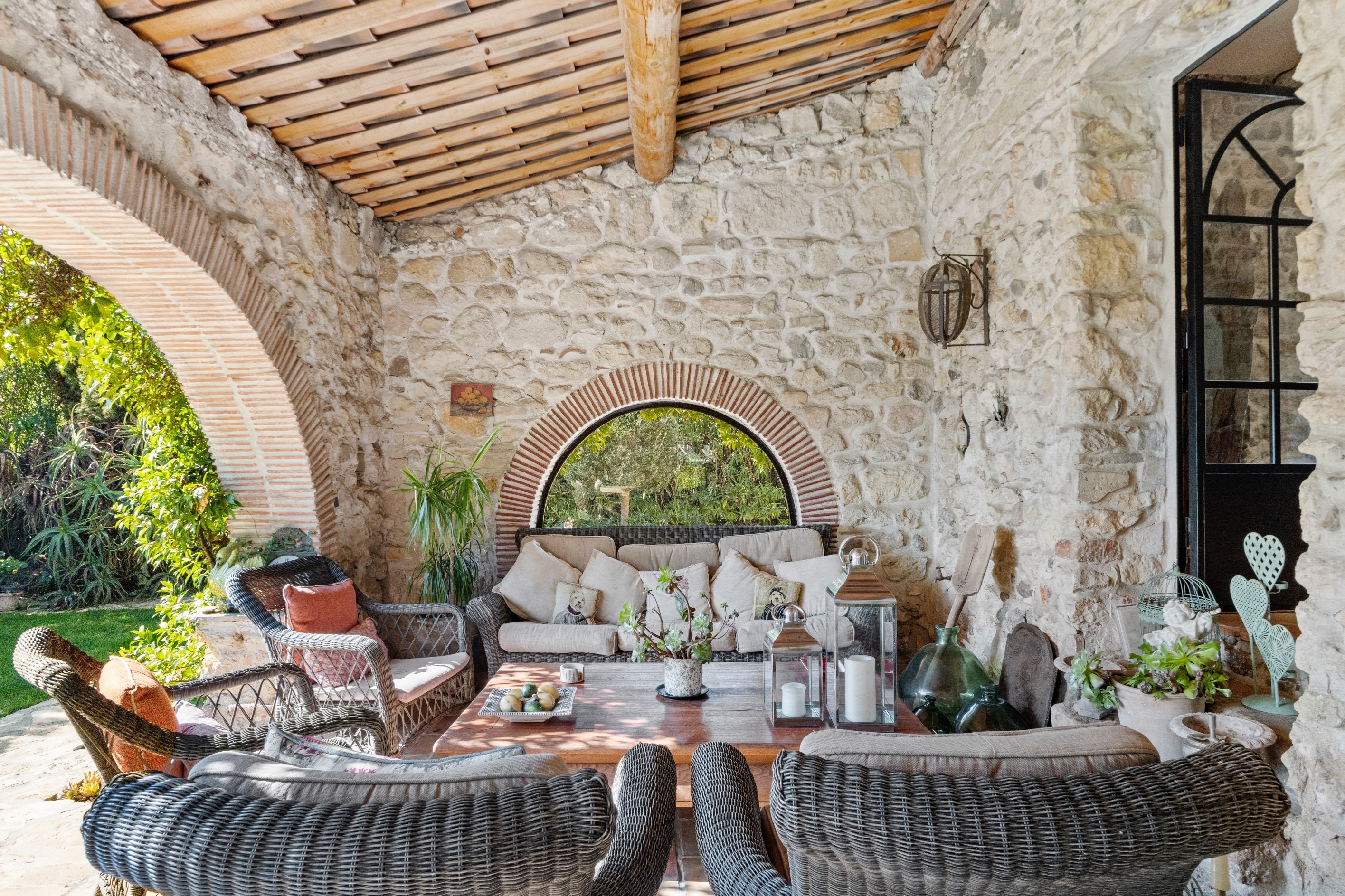  Exceptional stone bastide in Biot with pool and sea views - 物件實景