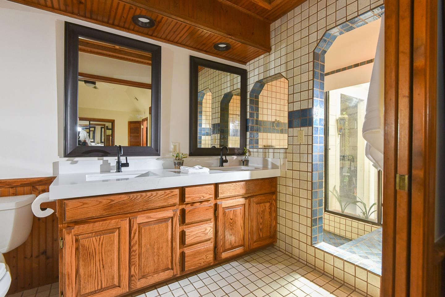 Hollister, California, 95023, United States, 3 Bedrooms Bedrooms, ,2 BathroomsBathrooms,Residential,For Sale,1983755