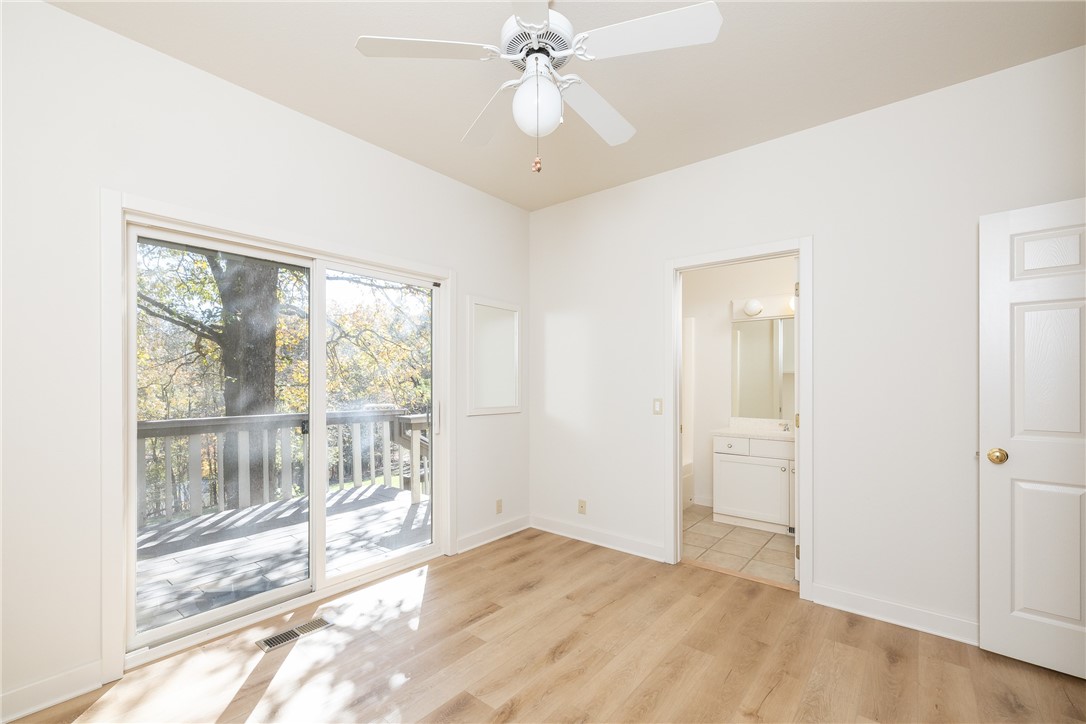 Fayetteville, Arkansas, 72703, United States, 3 Bedrooms Bedrooms, ,3 BathroomsBathrooms,Residential,For Sale,1989133