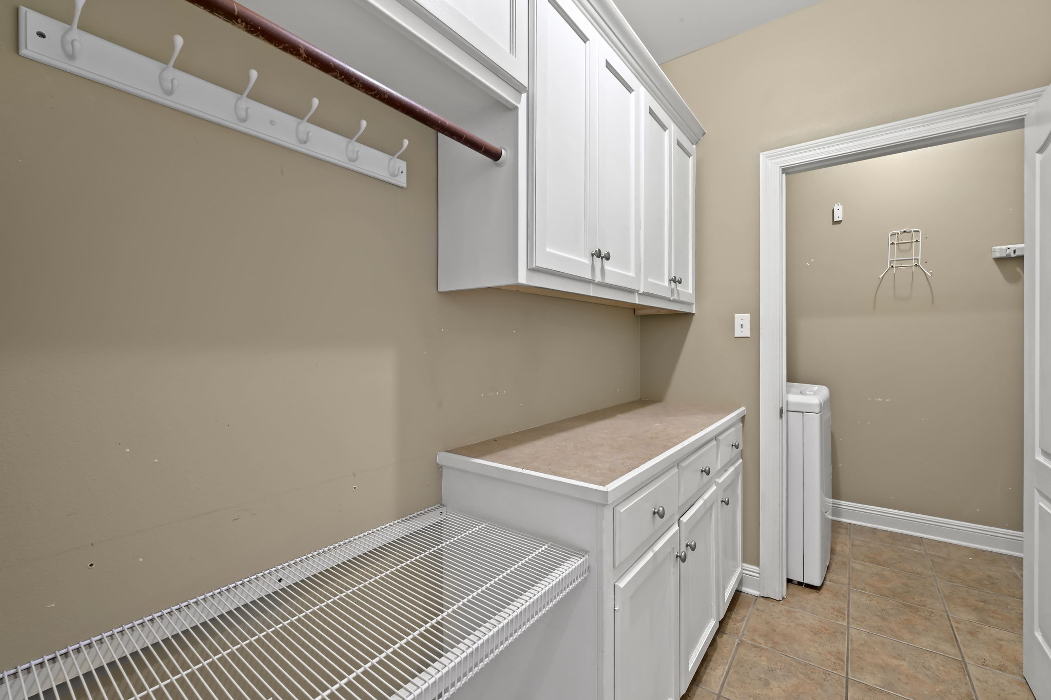 Baton Rouge, Louisiana, 70810, United States, 3 Bedrooms Bedrooms, ,3 BathroomsBathrooms,Residential,For Sale,1989243