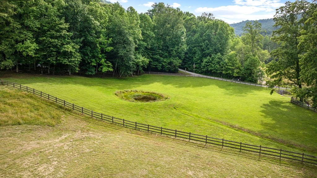 Blue Ridge, Georgia, 30513, United States, 3 Bedrooms Bedrooms, ,3 BathroomsBathrooms,Residential,For Sale,1974409