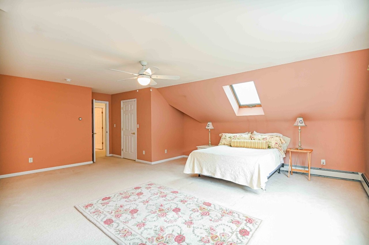 York, Maine, 03909, United States, 2 Bedrooms Bedrooms, ,2 BathroomsBathrooms,Residential,For Sale,1896893