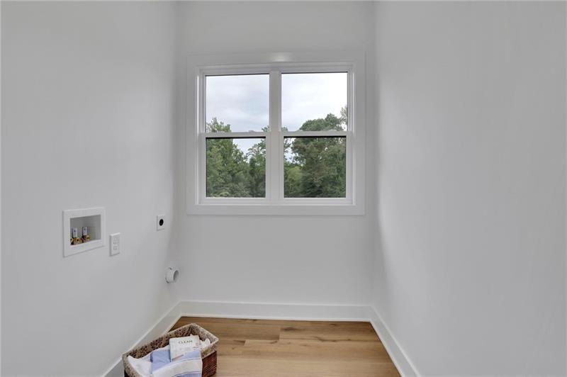 Canton, Georgia, 30114, United States, 5 Bedrooms Bedrooms, ,4 BathroomsBathrooms,Residential,For Sale,1974938