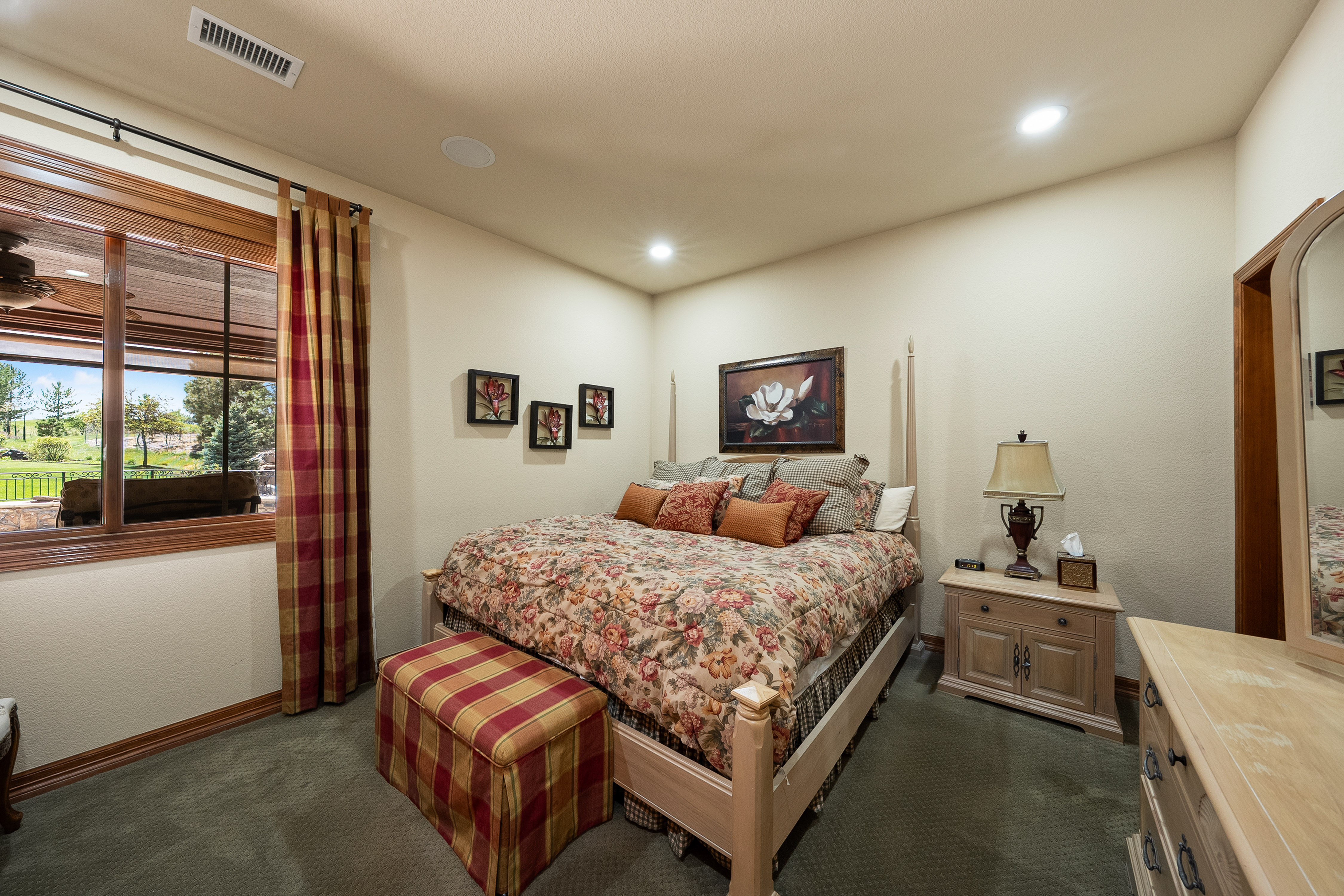  Exceptional ranch-style home in the prestigious gated golf course community - 物件實景