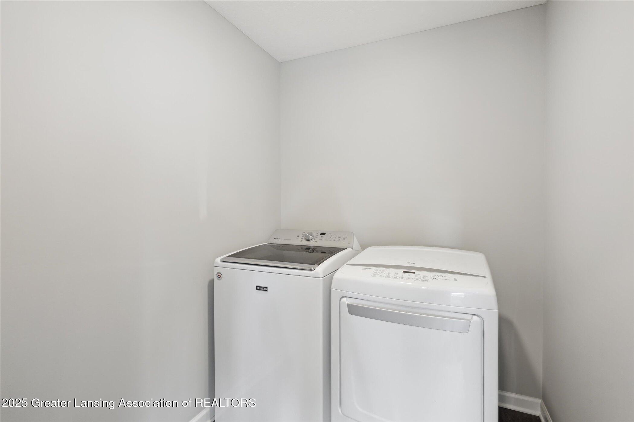 Okemos, Michigan, 48864, United States, 4 Bedrooms Bedrooms, ,3 BathroomsBathrooms,Residential,For Sale,1891108
