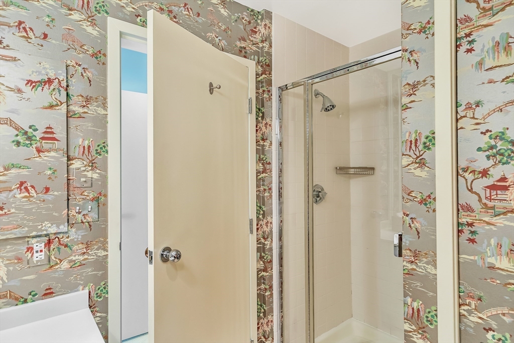 Cambridge, Massachusetts, 02141, United States, 2 Bedrooms Bedrooms, ,2 BathroomsBathrooms,Residential,For Sale,1913406