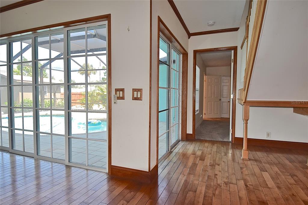 Venice, Florida, 34285, United States, 5 Bedrooms Bedrooms, ,4 BathroomsBathrooms,Residential,For Sale,1907597