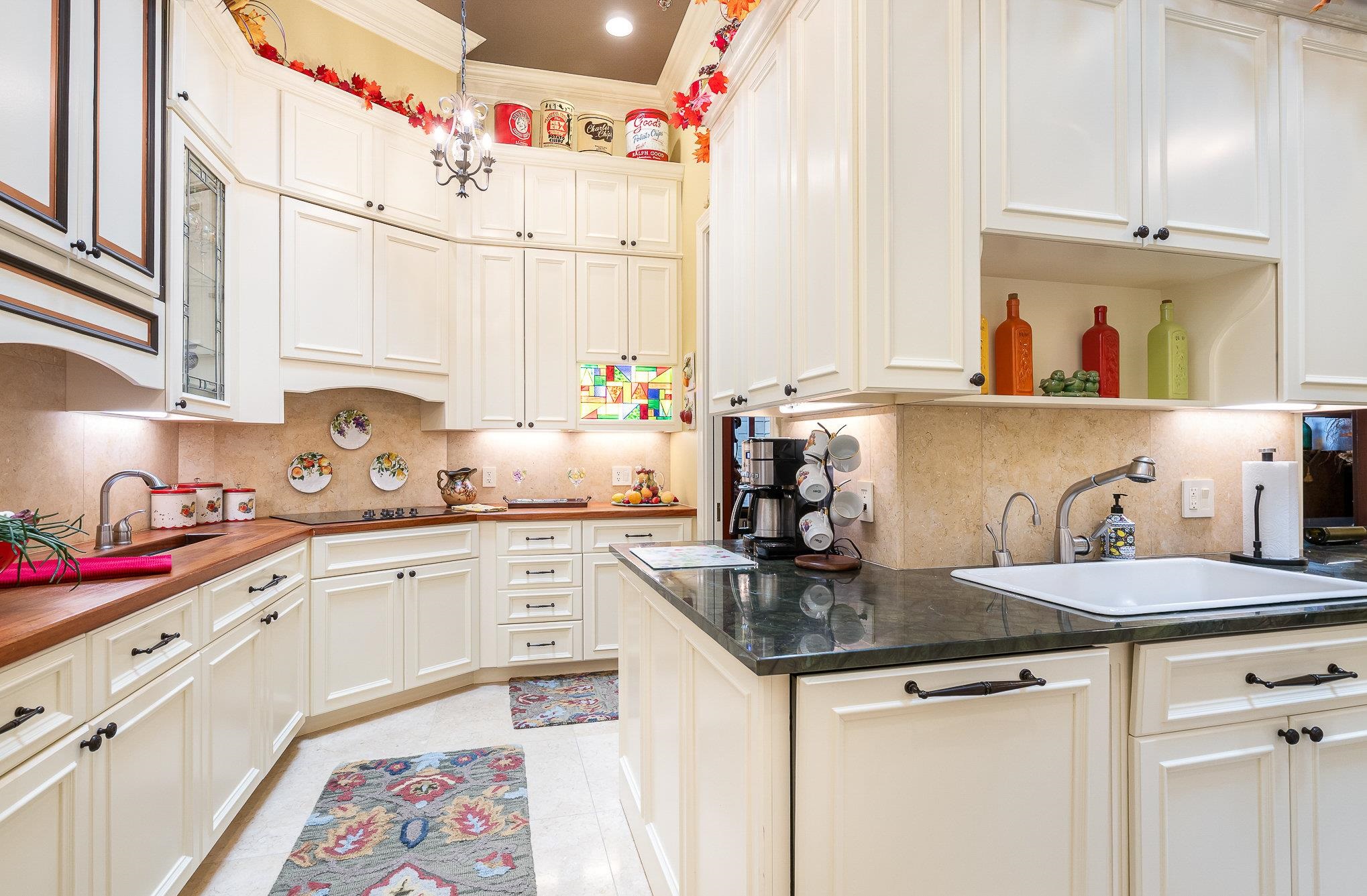 Bay City, Michigan, 48707, United States, 4 Bedrooms Bedrooms, ,5 BathroomsBathrooms,Residential,For Sale,2005481