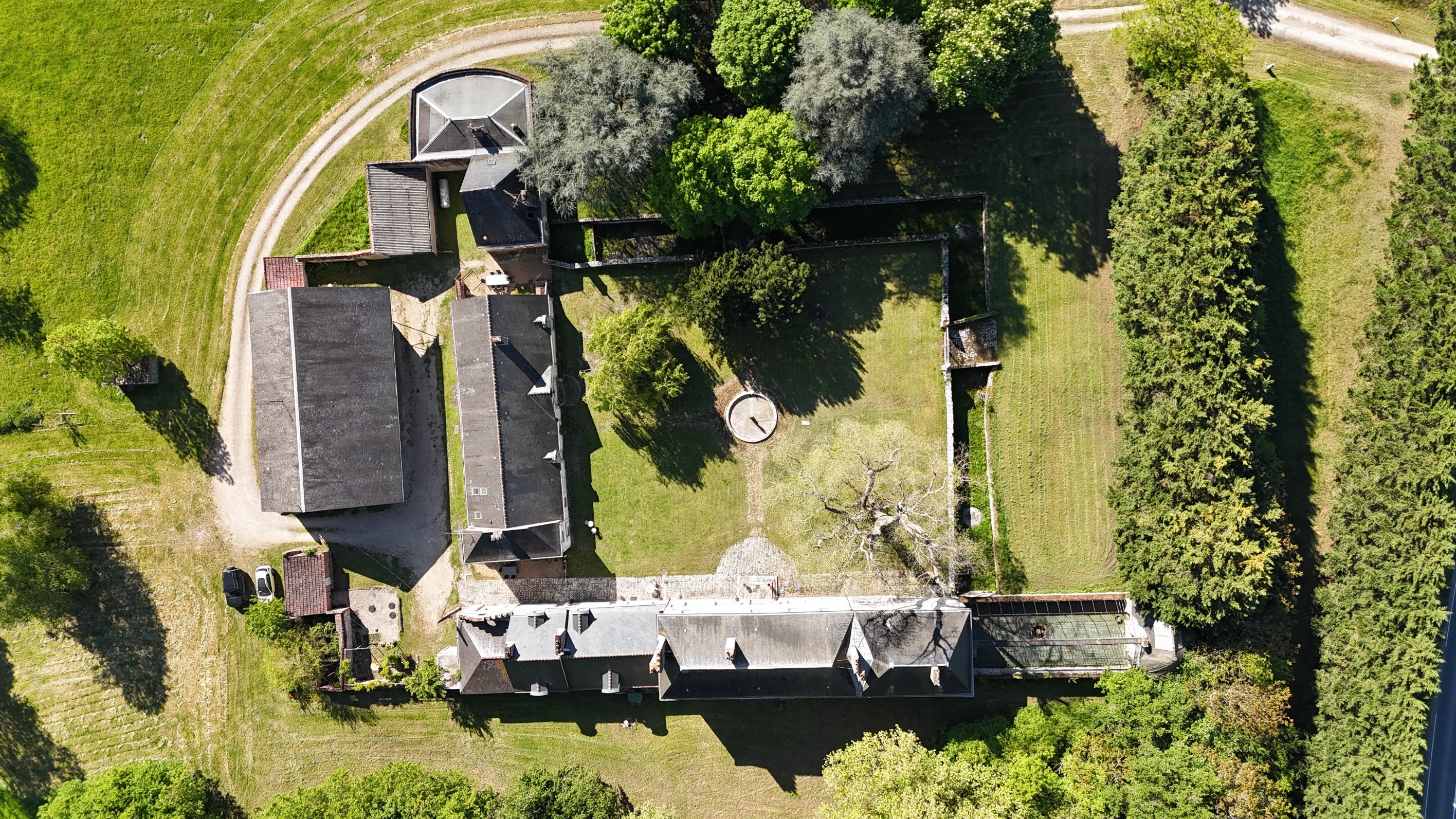  EXCLUSIVE – CHARACTER PROPERTY WITH MOAT – LOIRE VALLEY - 物件實景