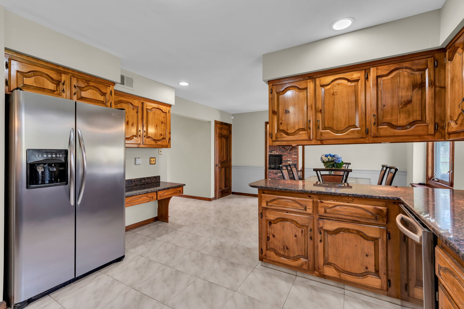  Spacious Middletown Colonial with Updates - 物件實景