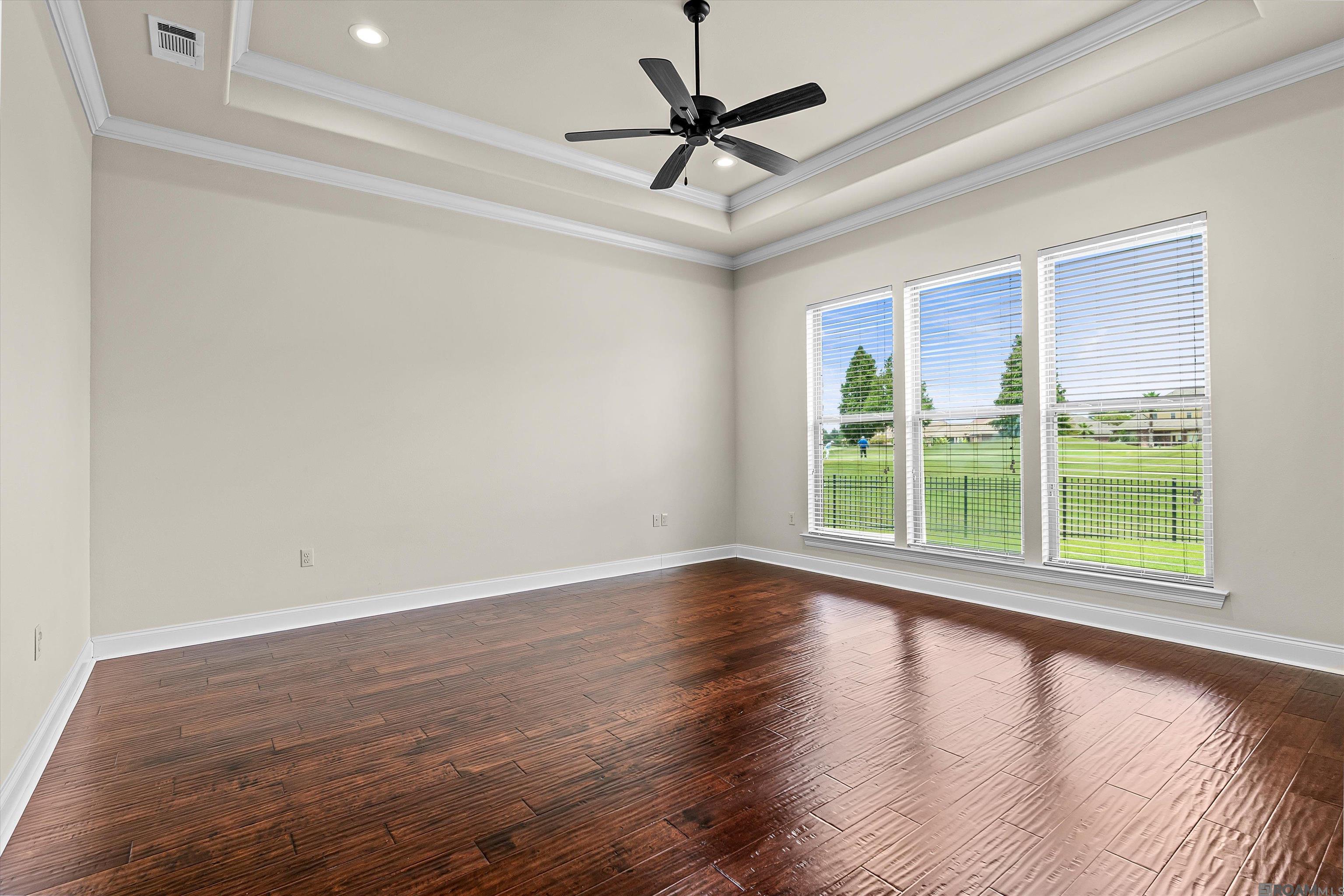 Gonzales, Louisiana, 70737, United States, 5 Bedrooms Bedrooms, ,3 BathroomsBathrooms,Residential,For Sale,1915679