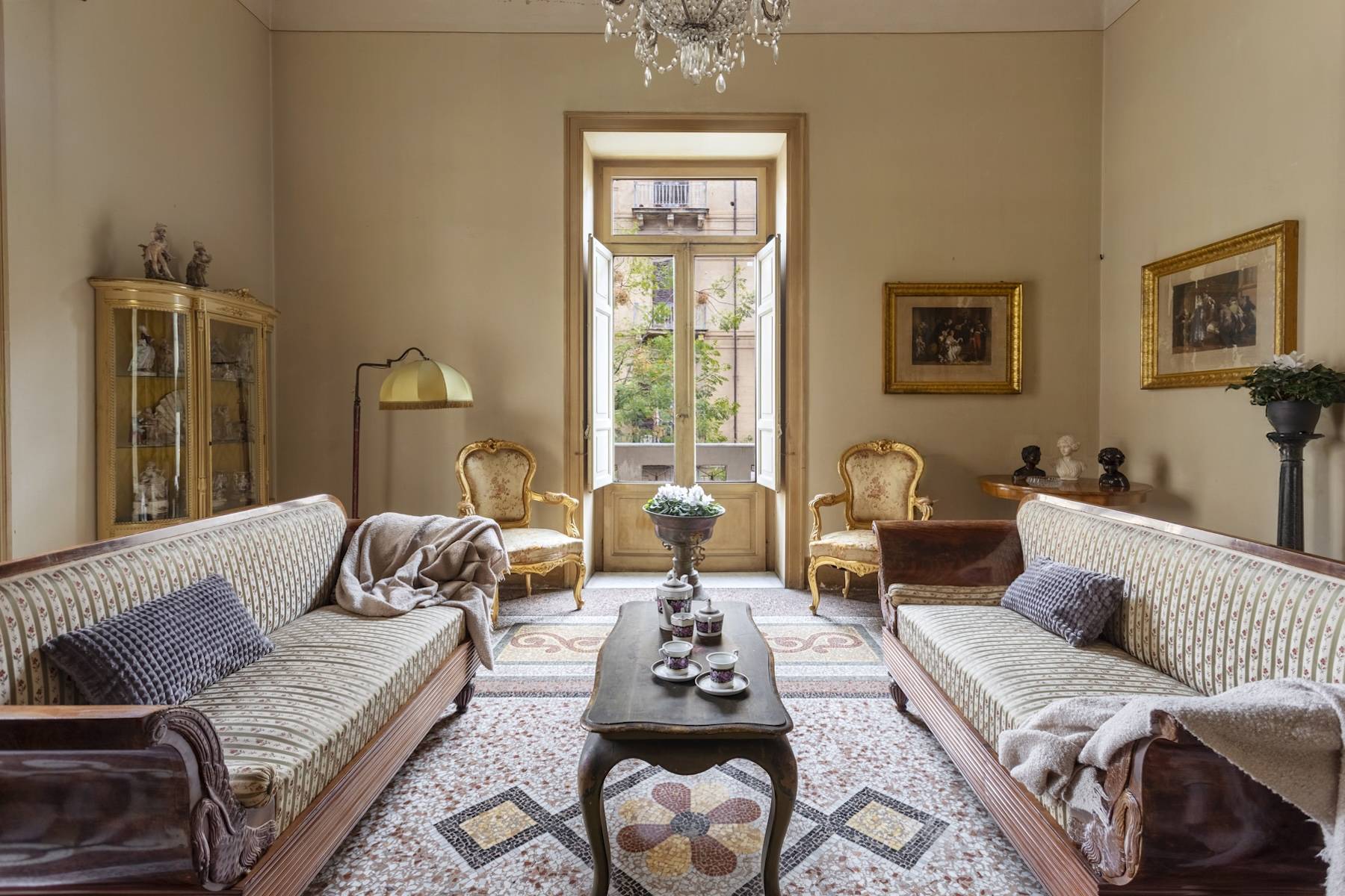 Elegant Art Nouveau–style apartment in Palermo - 物件實景