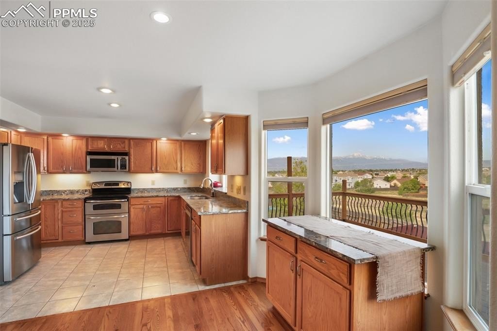 Colorado Springs, Colorado, 80951, United States, 5 Bedrooms Bedrooms, ,4 BathroomsBathrooms,Residential,For Sale,1882285