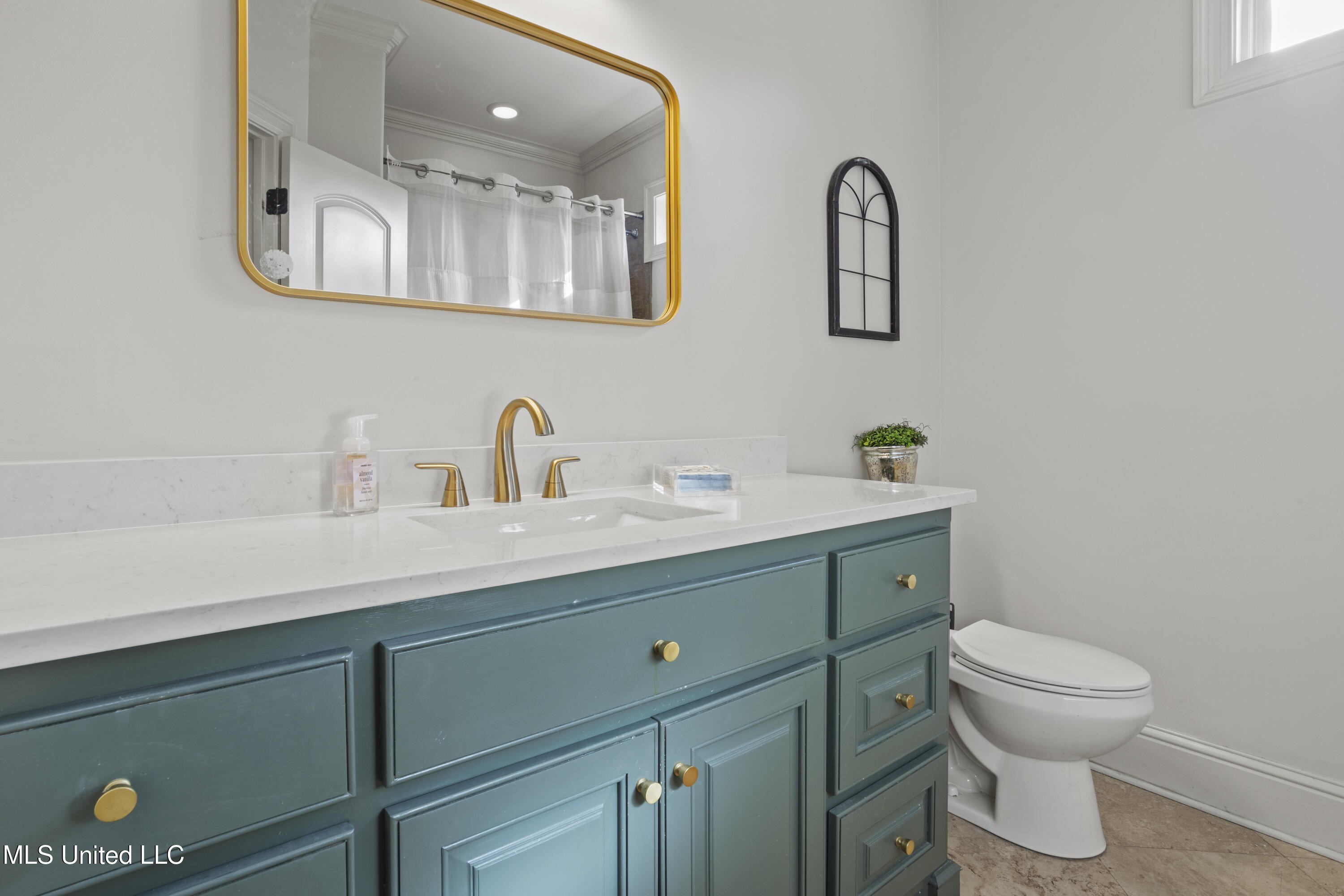 Ocean Springs, Mississippi, 39564, United States, 4 Bedrooms Bedrooms, ,3 BathroomsBathrooms,Residential,For Sale,1976002