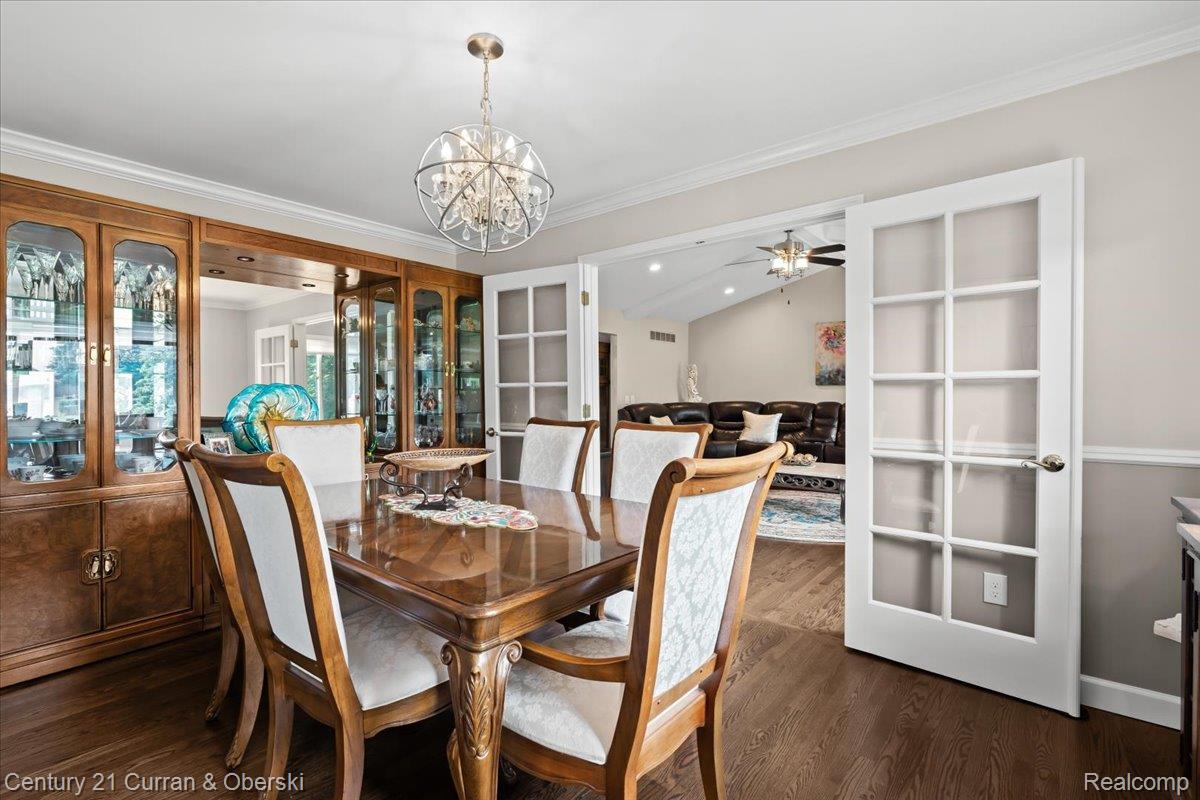 Northville, Michigan, 48168, United States, 3 Bedrooms Bedrooms, ,4 BathroomsBathrooms,Residential,For Sale,1921714