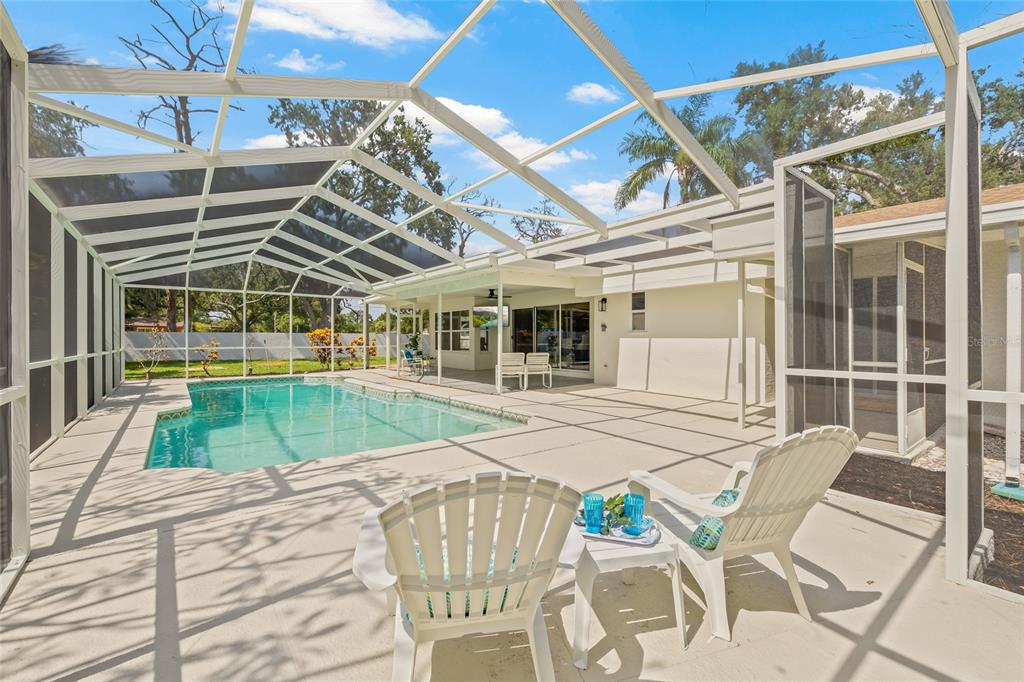 St Petersburg, Florida, 33705, United States, 4 Bedrooms Bedrooms, ,2 BathroomsBathrooms,Residential,For Sale,1919493