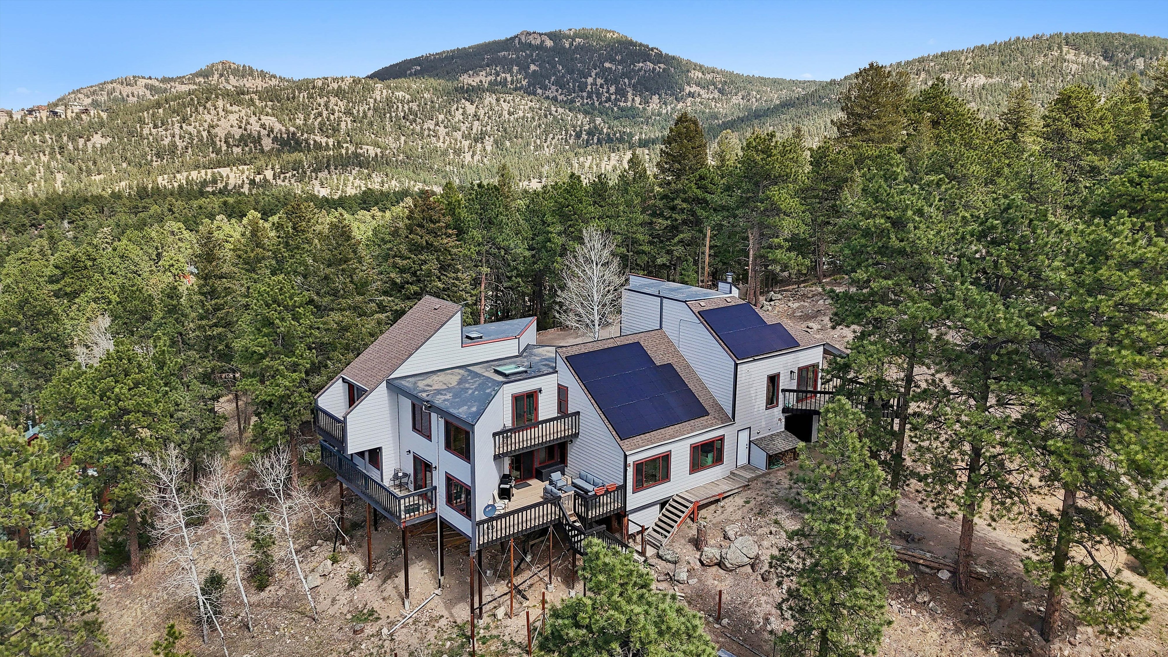  Experience Refined Mid-Century Inspired Mountain Living on 3.37 Acres - 物件實景