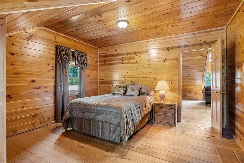 Hayesville, North Carolina, 28904, United States, 3 Bedrooms Bedrooms, ,4 BathroomsBathrooms,Residential,For Sale,1909515