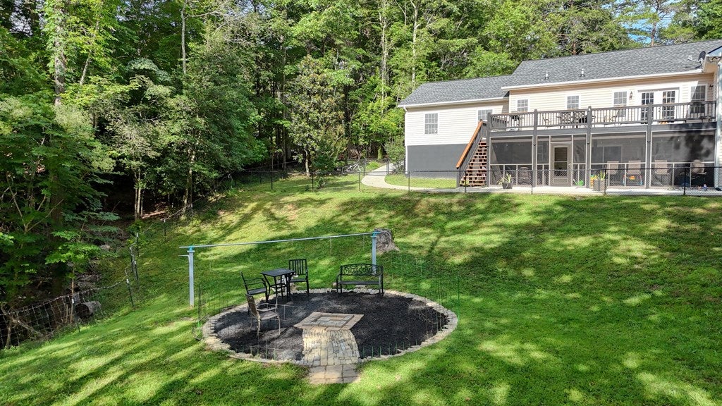 Murphy, North Carolina, 28906, United States, 3 Bedrooms Bedrooms, ,3 BathroomsBathrooms,Residential,For Sale,1902366