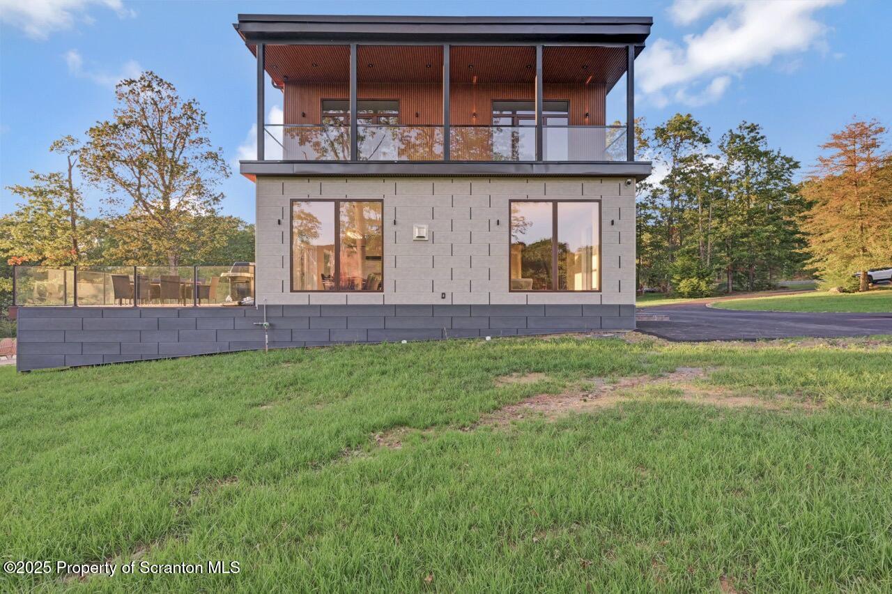 Bear Creek, Pennsylvania, 18602, United States, 4 Bedrooms Bedrooms, ,3 BathroomsBathrooms,Residential,For Sale,2002172