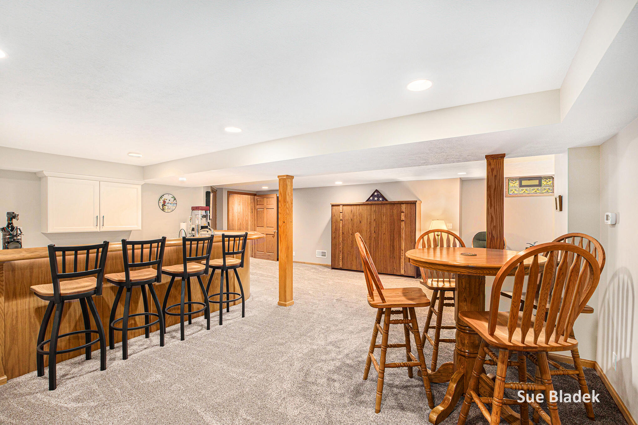 Holland, Michigan, 49424, United States, 3 Bedrooms Bedrooms, ,3 BathroomsBathrooms,Residential,For Sale,1989003