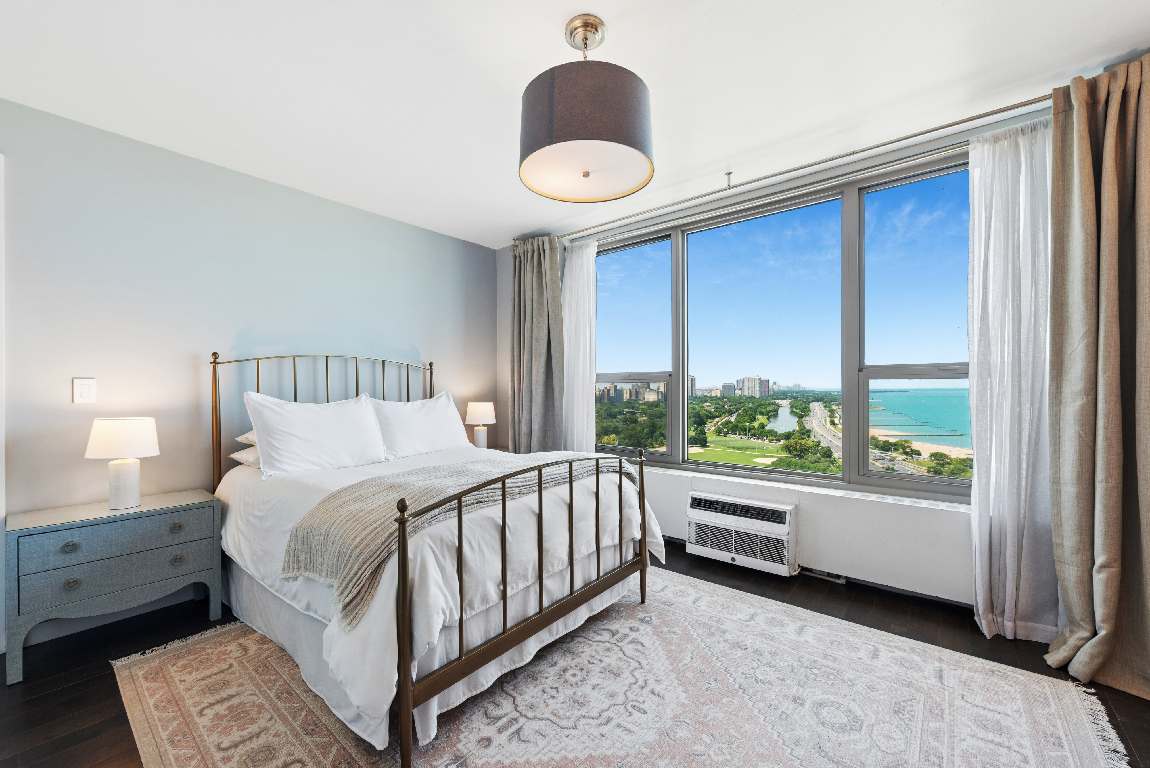  Experience Lakefront Living Just a Short Walk to North Avenue Beach - 物件實景
