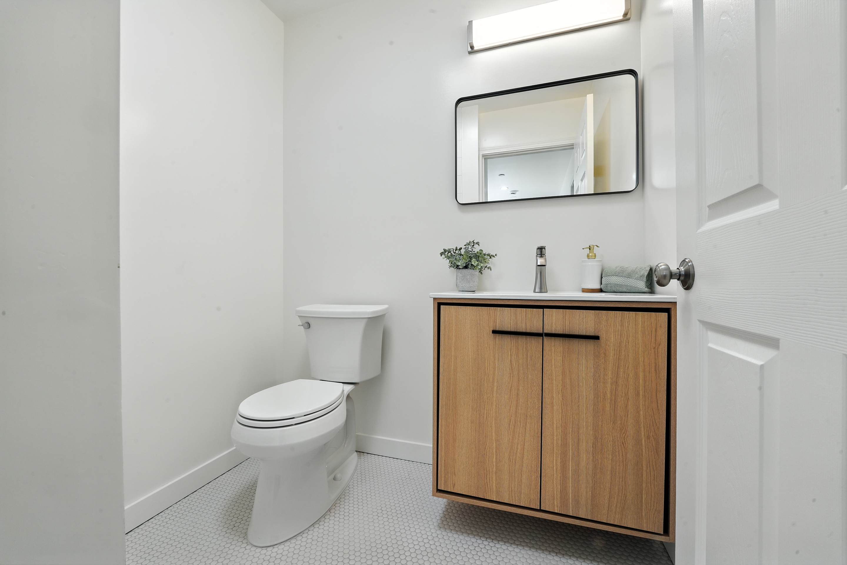 Los Angeles, California, 90042, United States, 3 Bedrooms Bedrooms, ,3 BathroomsBathrooms,Residential,For Sale,1909729