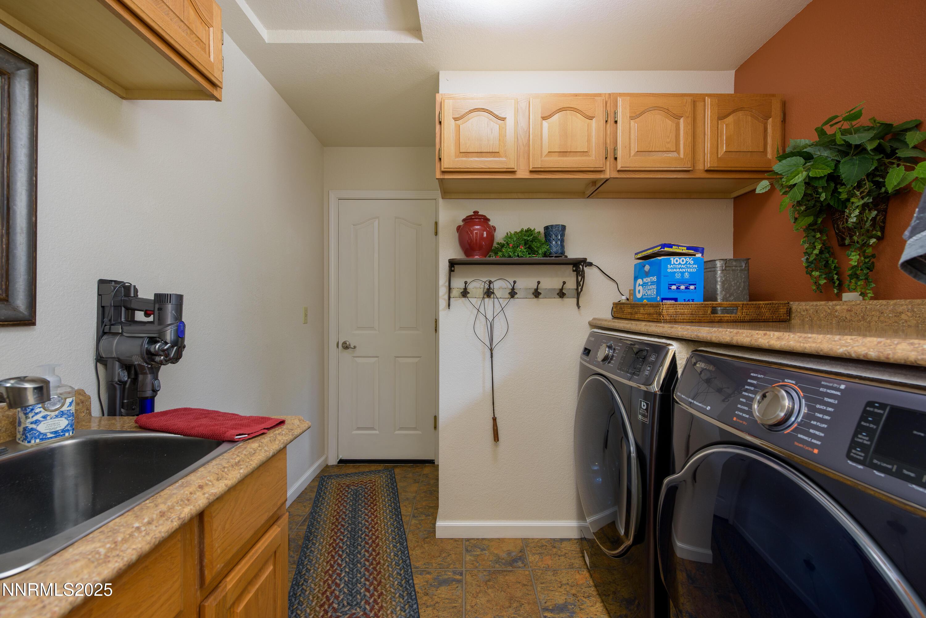 Minden, Nevada, 89423, United States, 3 Bedrooms Bedrooms, ,3 BathroomsBathrooms,Residential,For Sale,1947991