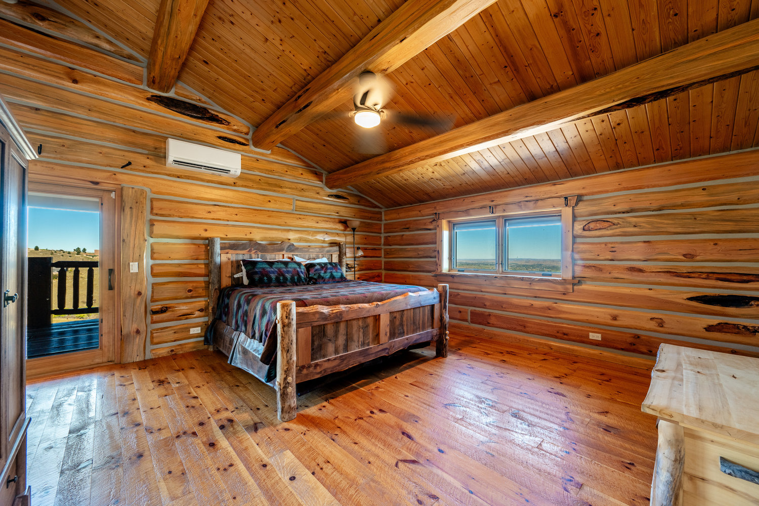 Sheridan, Wyoming, 82801, United States, 2 Bedrooms Bedrooms, ,2 BathroomsBathrooms,Residential,For Sale,1982775