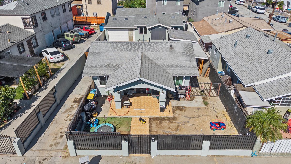 Compton, California, 90220, United States, 3 Bedrooms Bedrooms, ,2 BathroomsBathrooms,Residential,For Sale,1943002