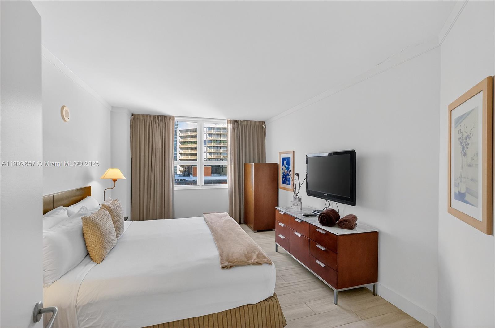 Miami, Florida, 33133, United States, 3 Bedrooms Bedrooms, ,4 BathroomsBathrooms,Residential,For Sale,1989266