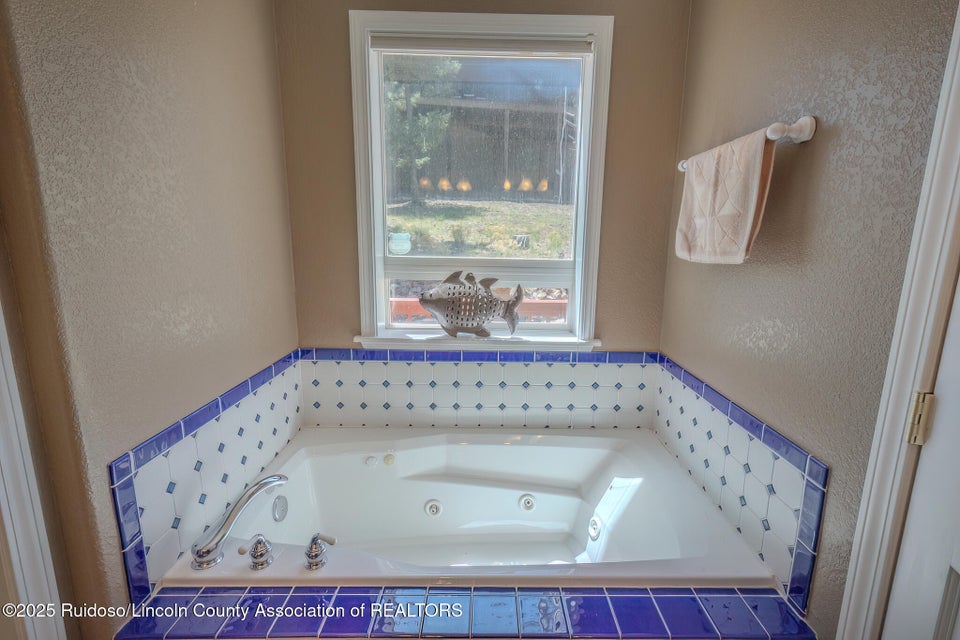 Ruidoso, New Mexico, 88345, United States, 4 Bedrooms Bedrooms, ,3 BathroomsBathrooms,Residential,For Sale,1909726