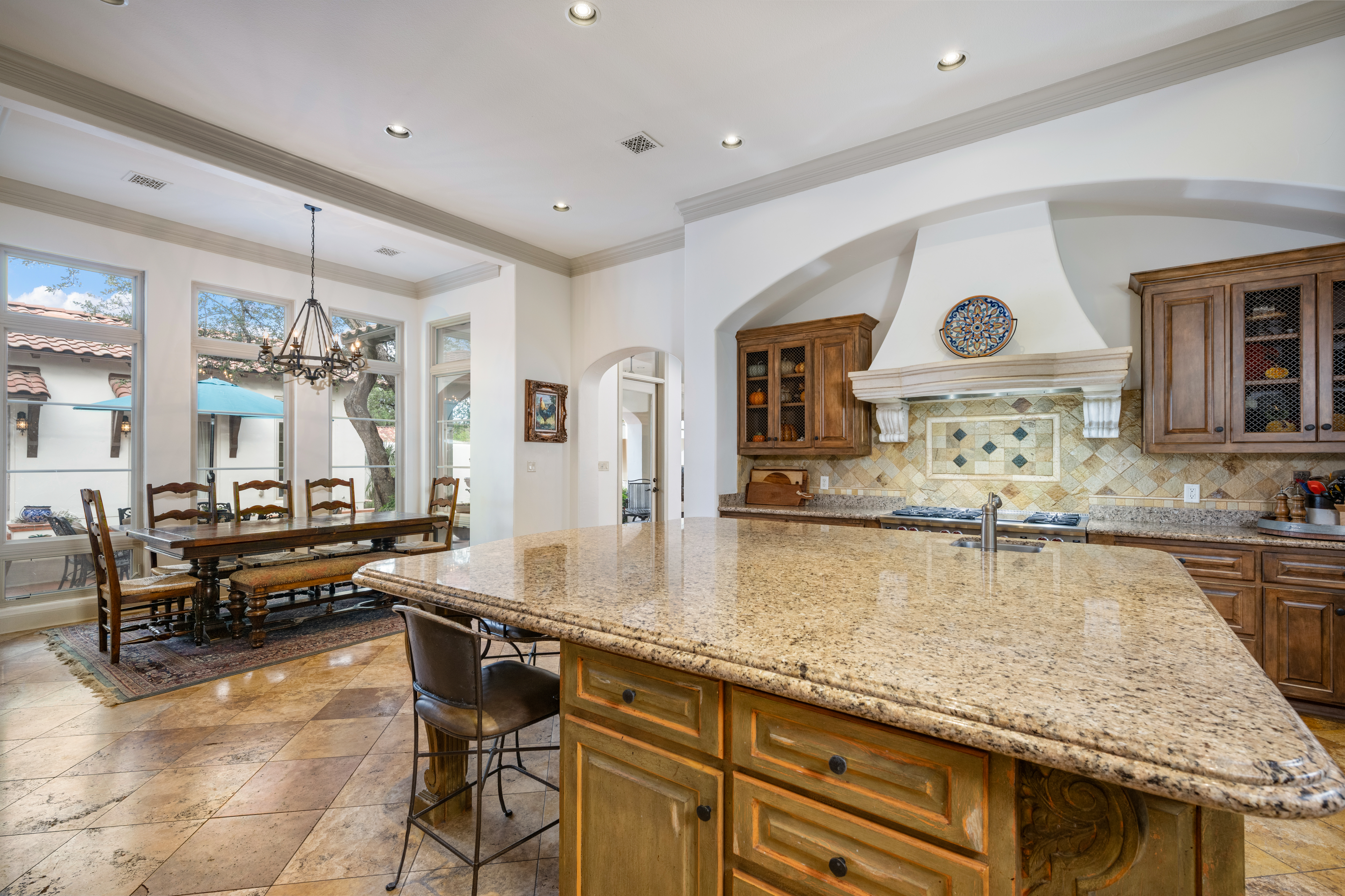  Custom Estate with Pool, Courtyard and Wine Room - 物件實景