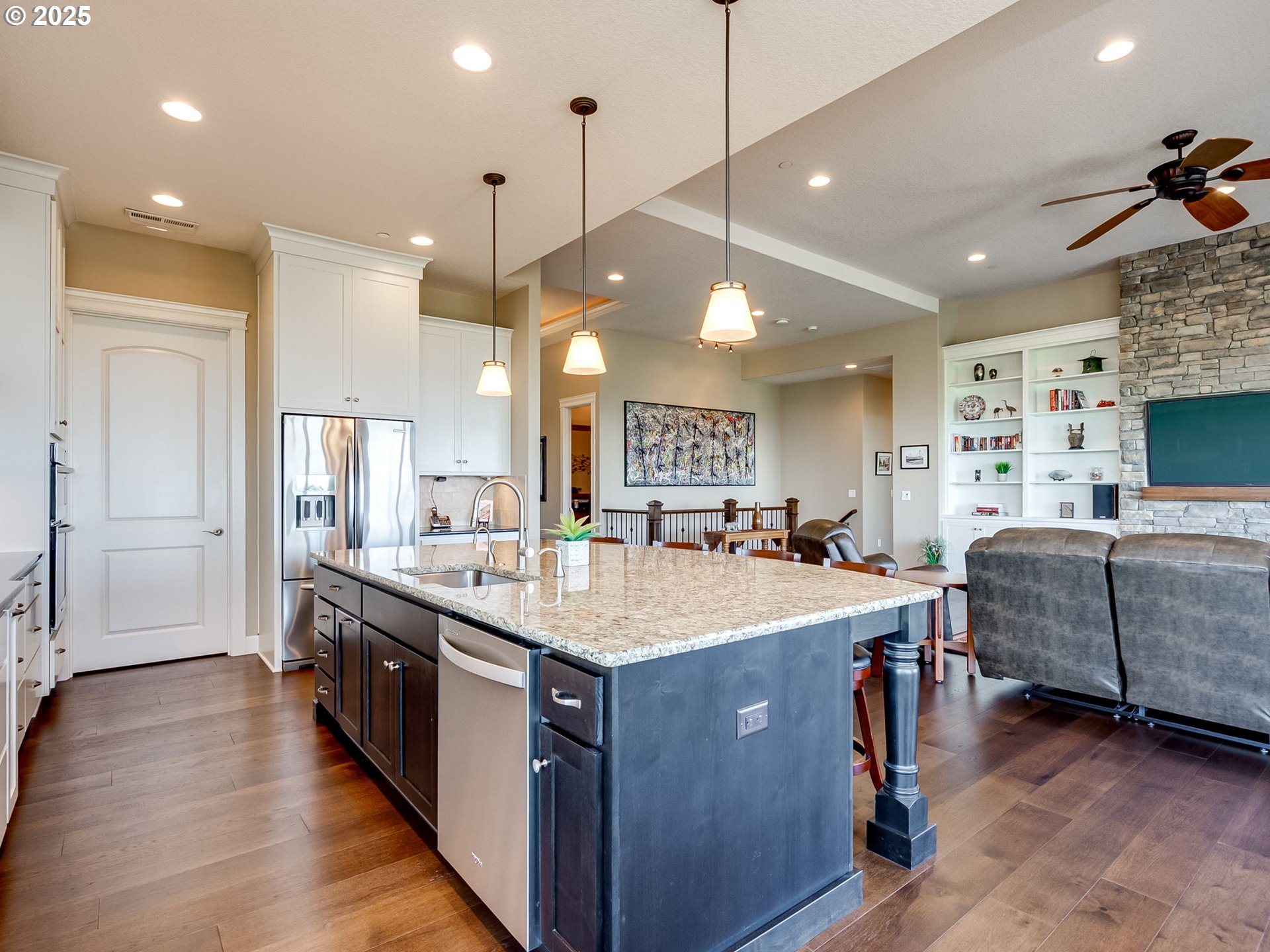 Camas, Washington, 98607, United States, 4 Bedrooms Bedrooms, ,4 BathroomsBathrooms,Residential,For Sale,1837828
