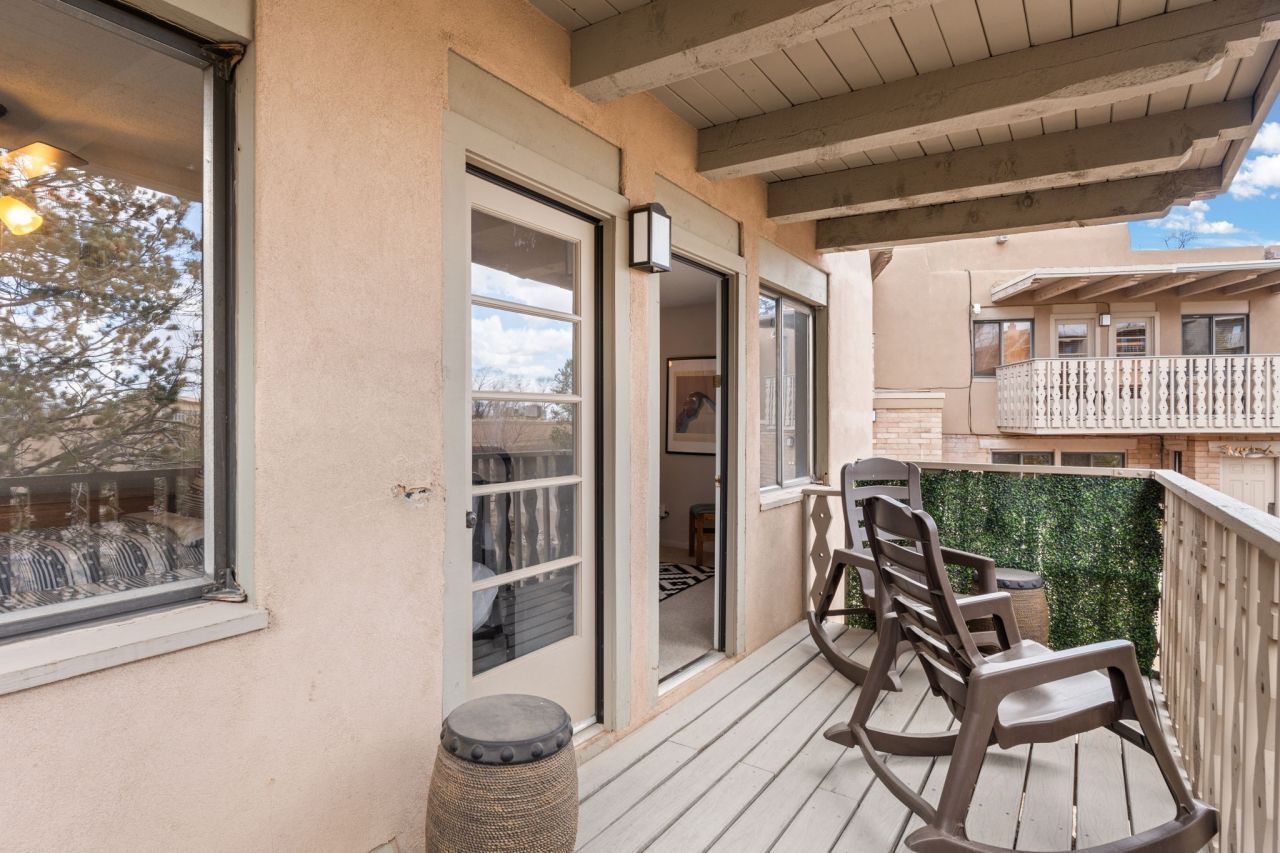 Santa Fe, New Mexico, 87501, United States, 2 Bedrooms Bedrooms, ,3 BathroomsBathrooms,Residential,For Sale,1959101