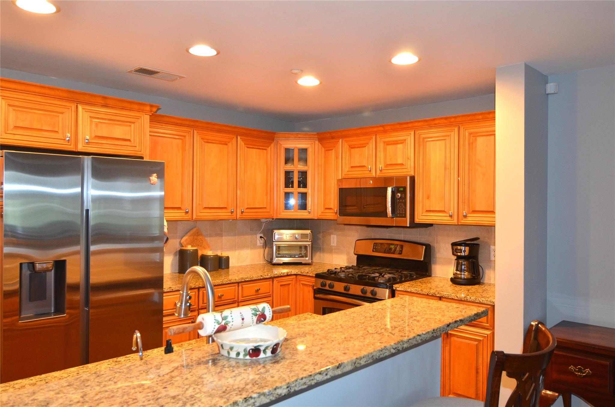 Haverstraw, New York, 10927, United States, 2 Bedrooms Bedrooms, ,2 BathroomsBathrooms,Residential,For Sale,1819239