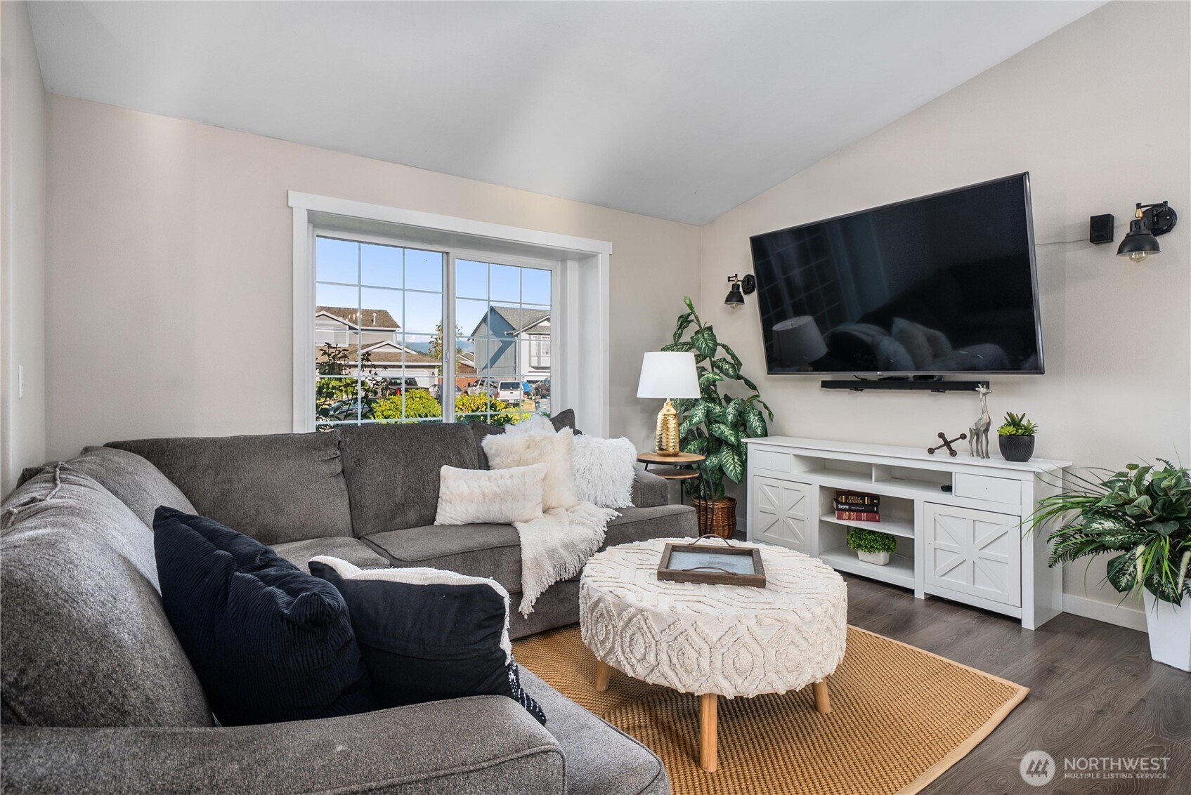 Orting, Washington, 98360, United States, 3 Bedrooms Bedrooms, ,2 BathroomsBathrooms,Residential,For Sale,1902843
