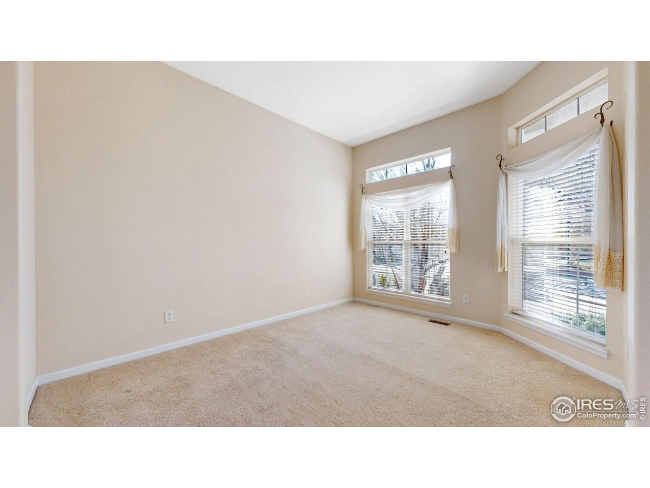 Fort Collins, Colorado, 80525, United States, 5 Bedrooms Bedrooms, ,4 BathroomsBathrooms,Residential,For Sale,1989602