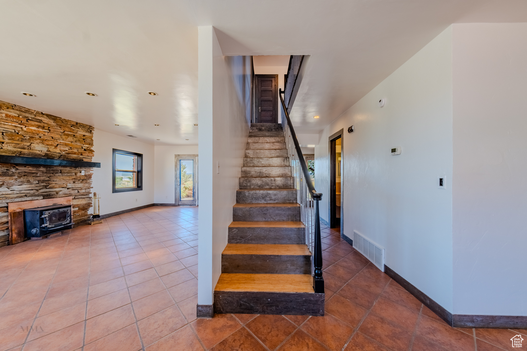 Kanab, Utah, 84741, United States, 4 Bedrooms Bedrooms, ,3 BathroomsBathrooms,Residential,For Sale,1908658