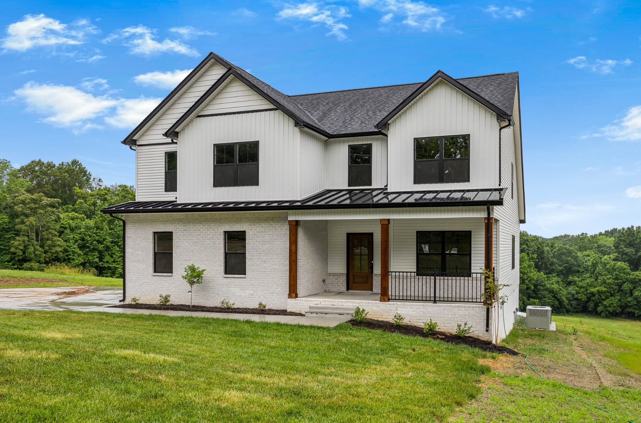 Clarksville, Tennessee, 37040, United States, 4 Bedrooms Bedrooms, ,3 BathroomsBathrooms,Residential,For Sale,1979946