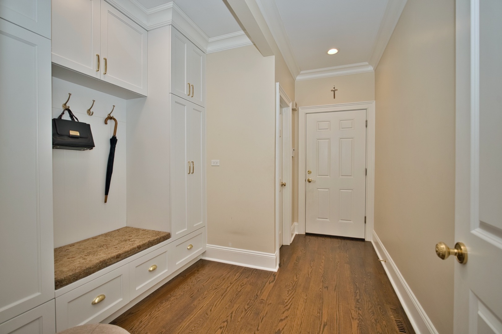 Lake Forest, Illinois, 60045, United States, 4 Bedrooms Bedrooms, ,5 BathroomsBathrooms,Residential,For Sale,2038354