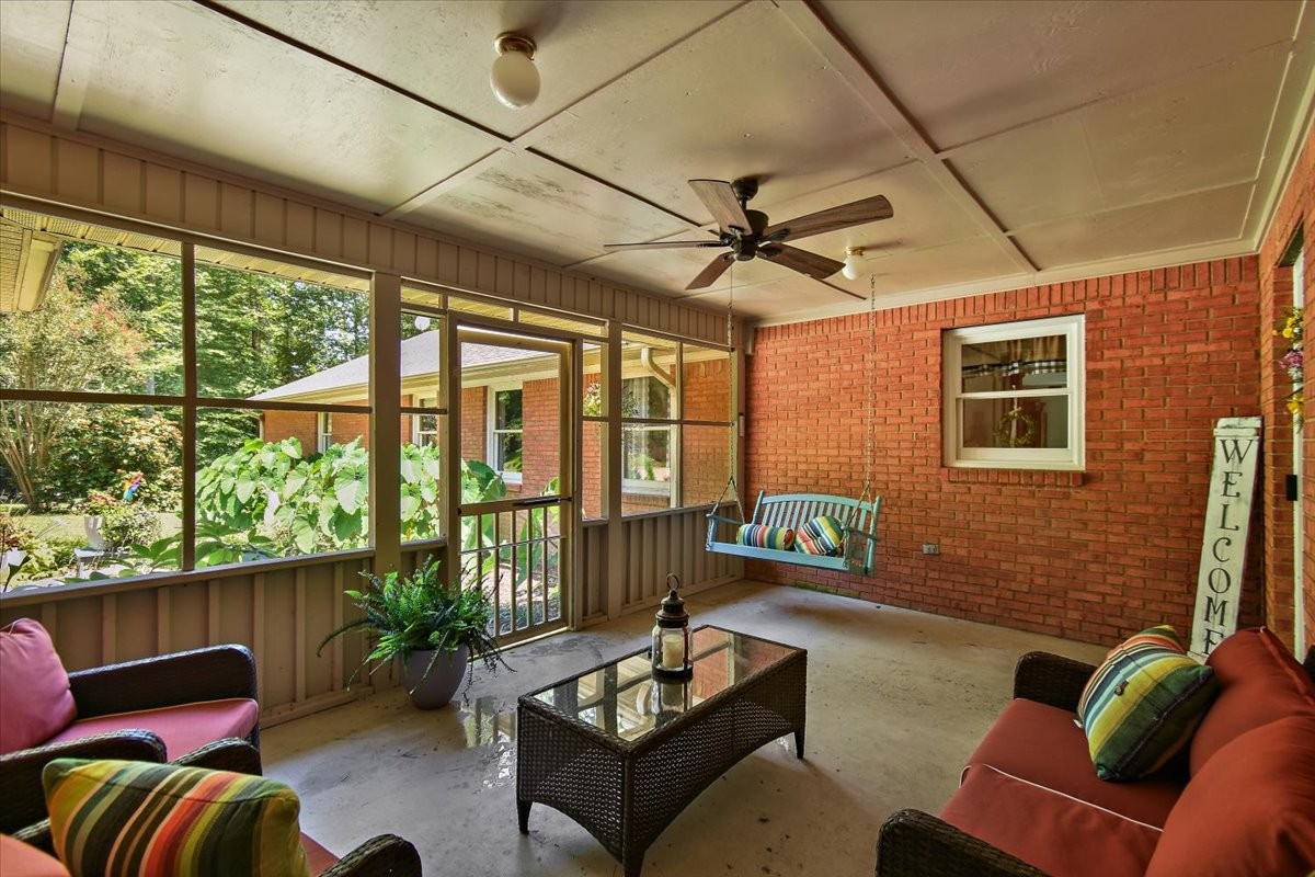 Five Points, Tennessee, 38457, United States, 4 Bedrooms Bedrooms, ,4 BathroomsBathrooms,Residential,For Sale,1902817