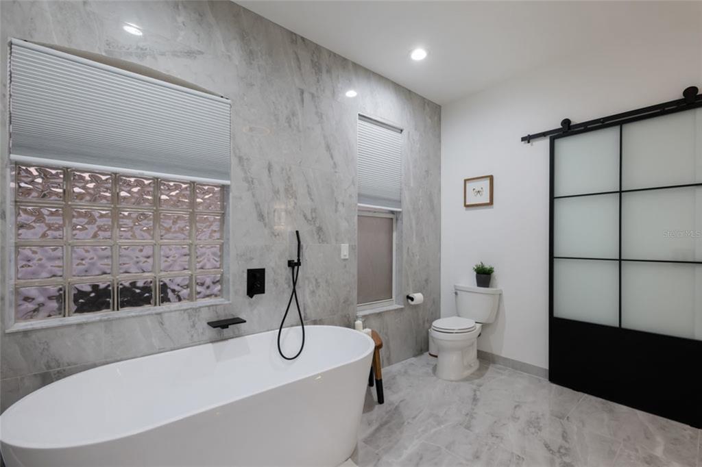 Osprey, Florida, 34229, United States, 4 Bedrooms Bedrooms, ,2 BathroomsBathrooms,Residential,For Sale,2003477