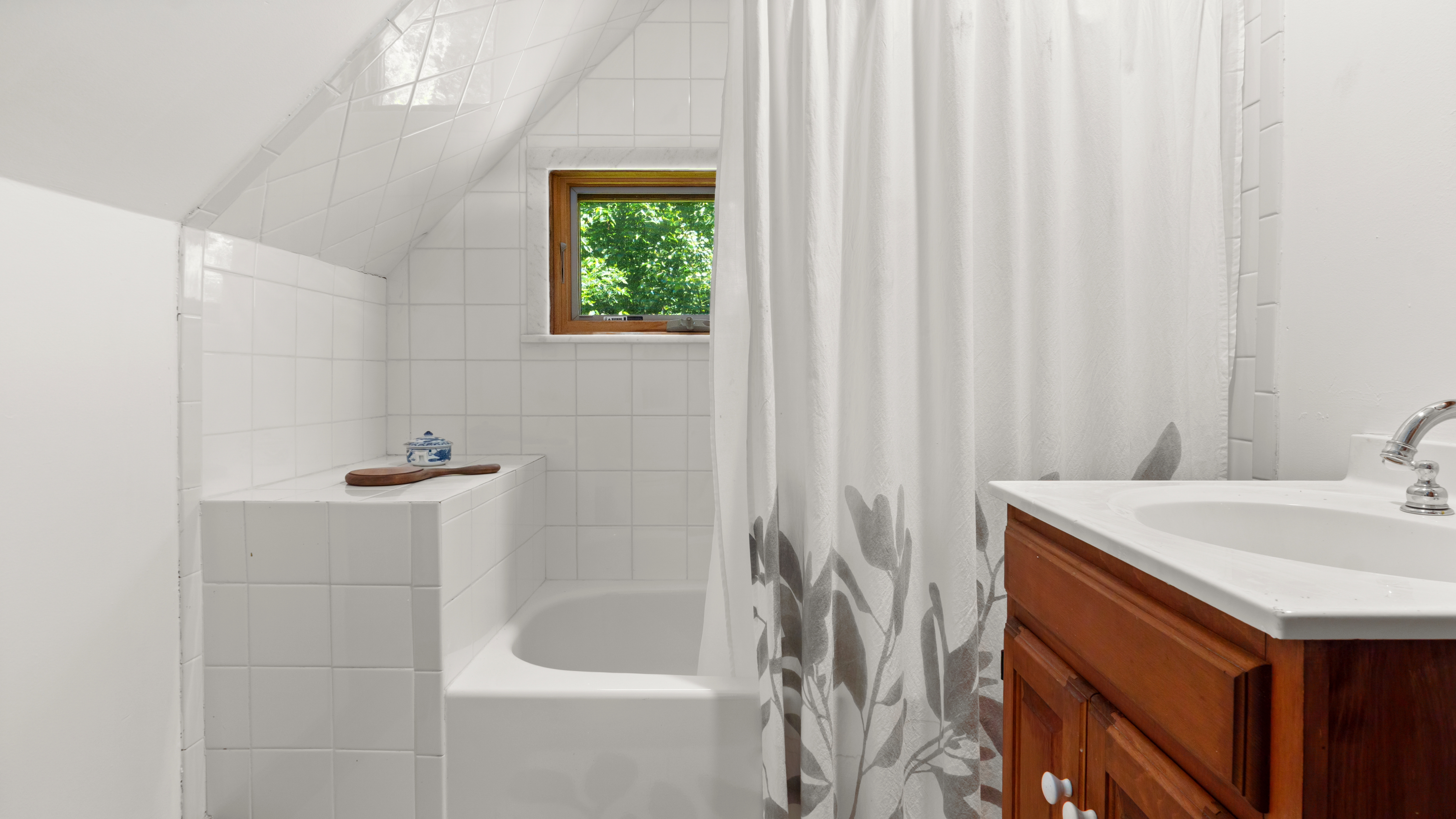  Berkshire Retreat: 4 Private Acres Near Downtown Great Barrington - 物件實景