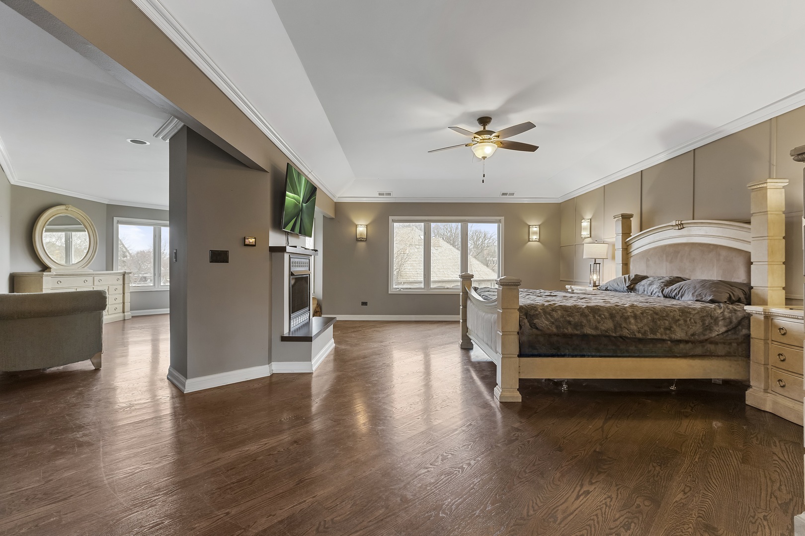 St. Charles, Illinois, 60175, United States, 6 Bedrooms Bedrooms, ,8 BathroomsBathrooms,Residential,For Sale,1940364