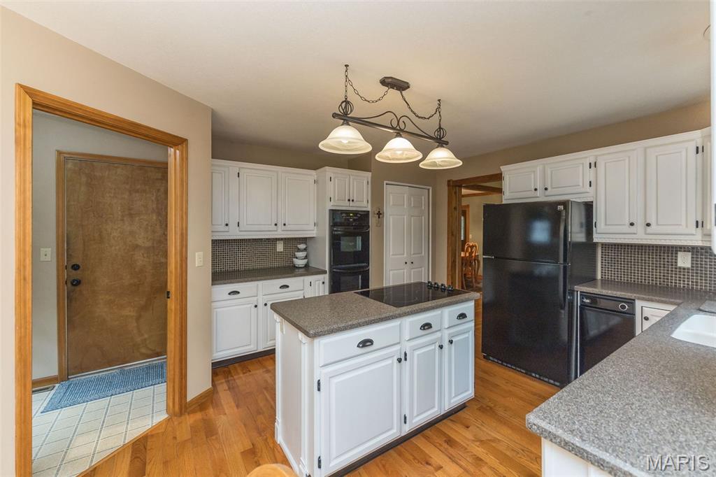 Eureka, Missouri, 63025, United States, 4 Bedrooms Bedrooms, ,4 BathroomsBathrooms,Residential,For Sale,1941693