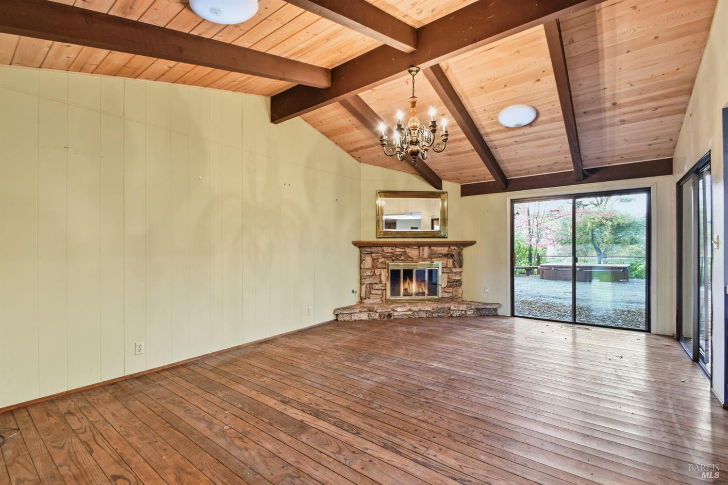 Glen Ellen, California, 95442, United States, 3 Bedrooms Bedrooms, ,3 BathroomsBathrooms,Residential,For Sale,1989437