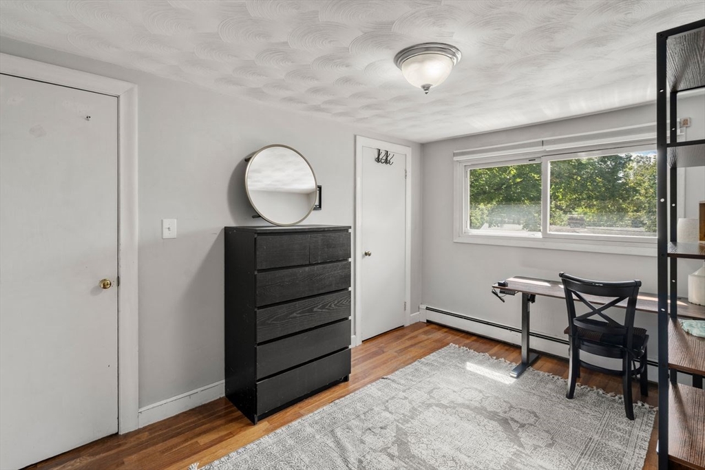 Waltham, Massachusetts, 02453, United States, 3 Bedrooms Bedrooms, ,2 BathroomsBathrooms,Residential,For Sale,1939650