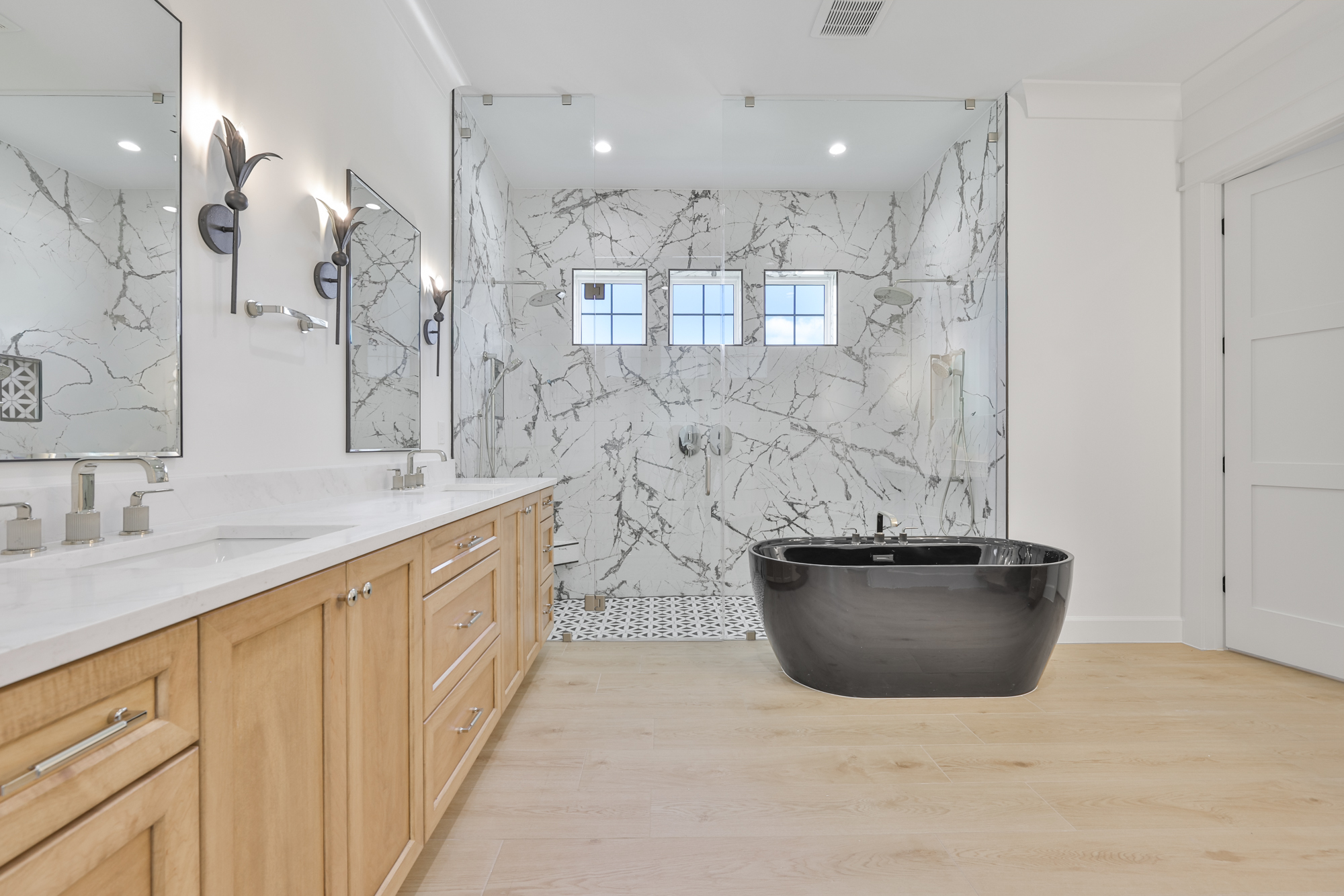 Tampa, Florida, 33629, United States, 5 Bedrooms Bedrooms, ,7 BathroomsBathrooms,Residential,For Sale,2007837