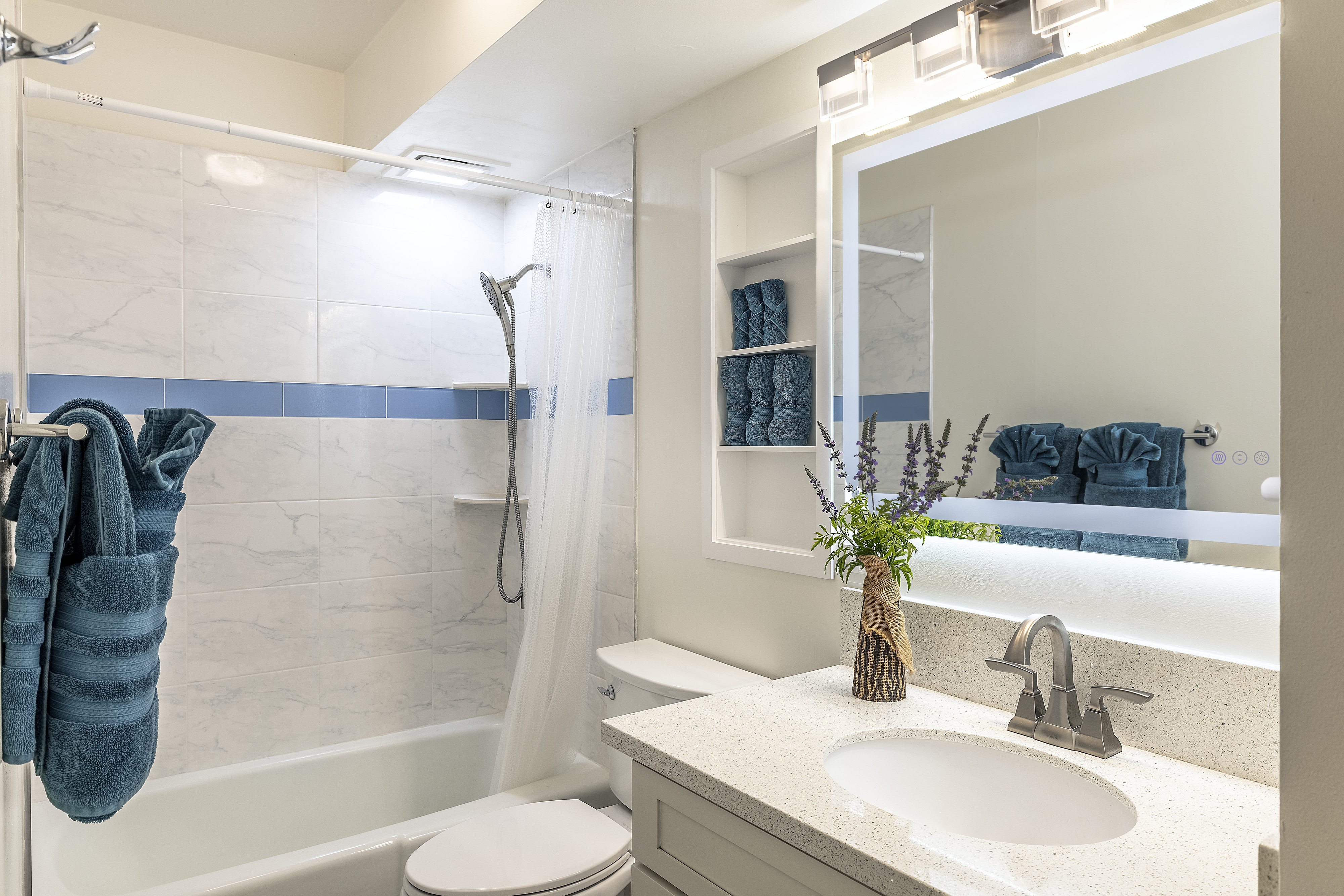 Honolulu, Hawaii, 96815, United States, 2 Bedrooms Bedrooms, ,2 BathroomsBathrooms,Residential,For Sale,1980604